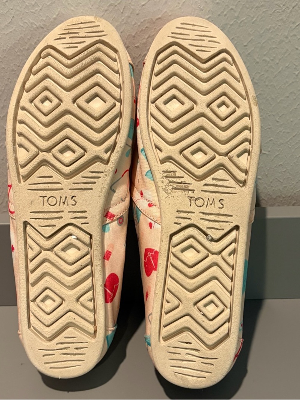 TOMS Alpargata Nurse Appreciation Shoes Women's Size 10 Pink, White & Teal EUC - Picture 9 of 9